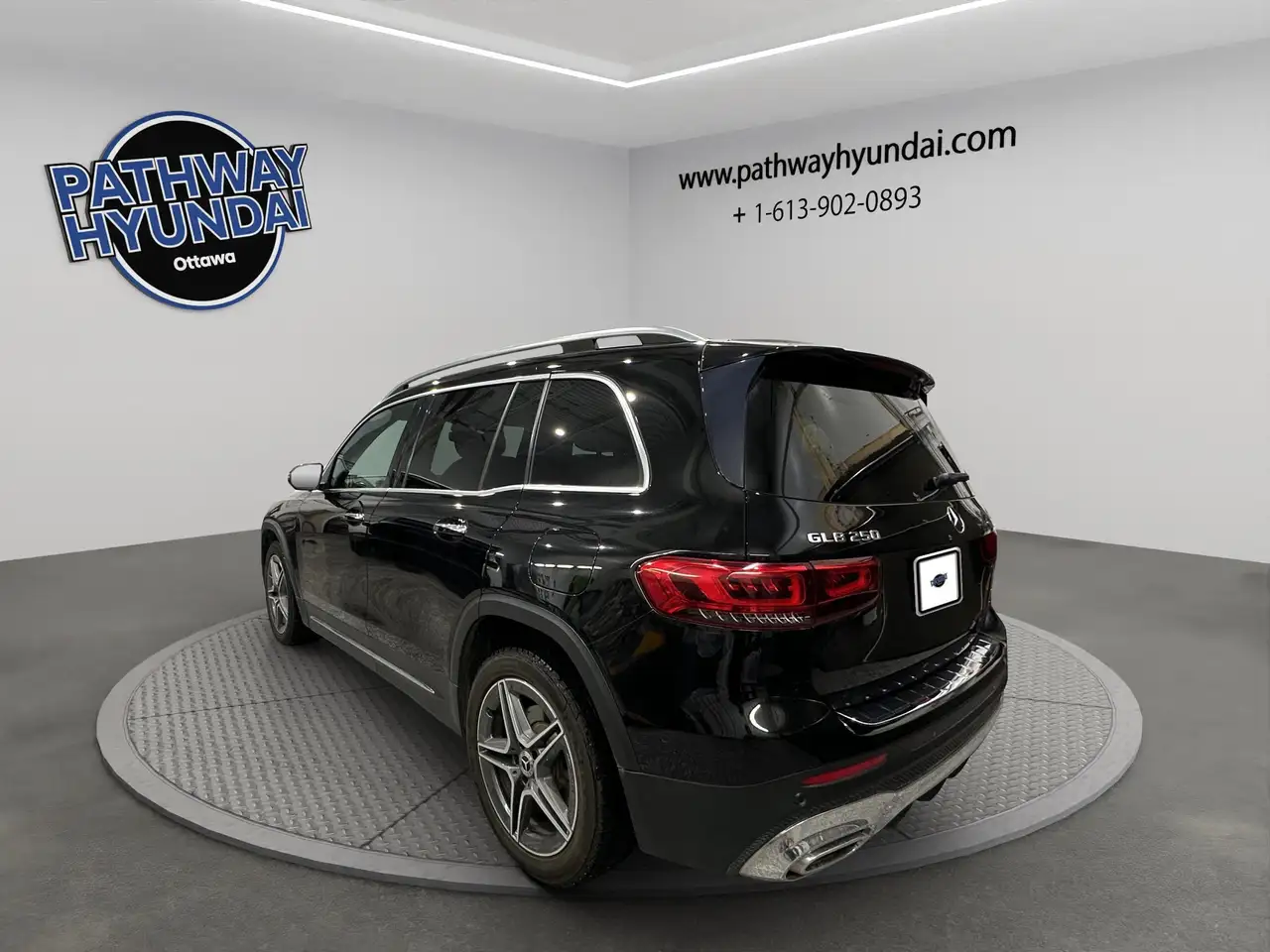 Mercedes-Benz GLB снимка Mercedes-Benz GLB