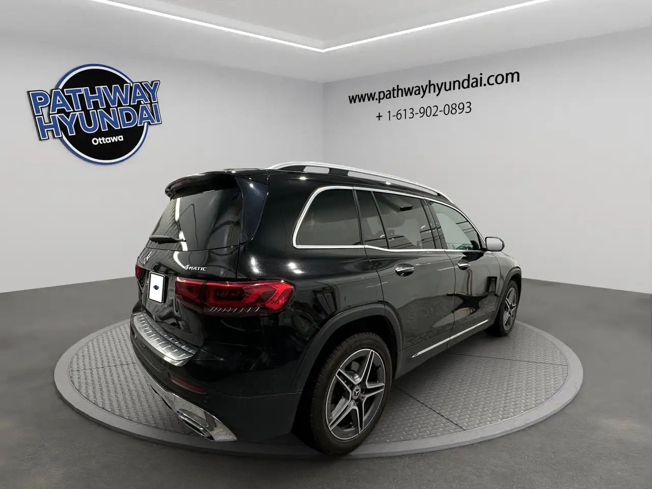 Mercedes-Benz GLB снимка Mercedes-Benz GLB