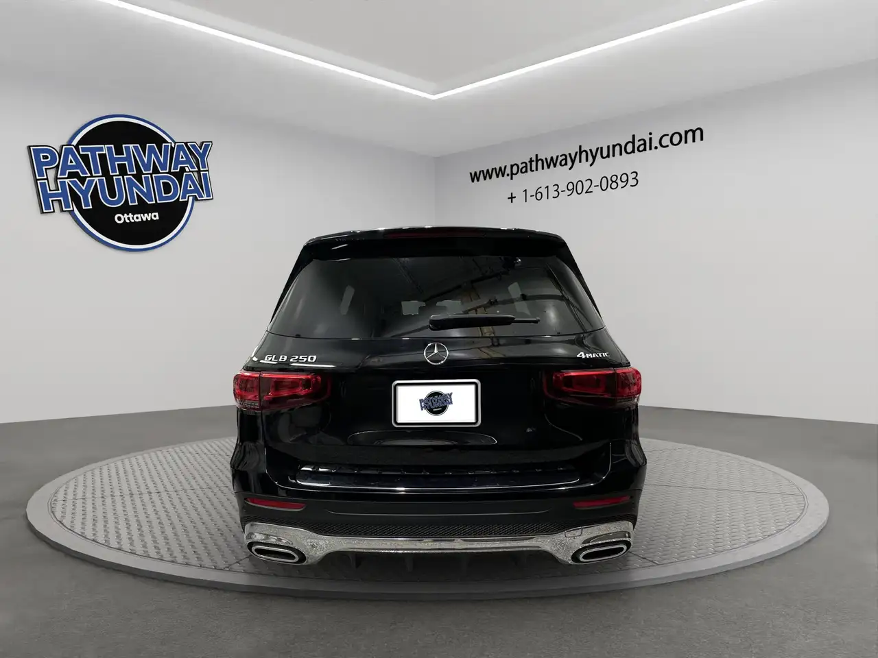 Mercedes-Benz GLB снимка Mercedes-Benz GLB