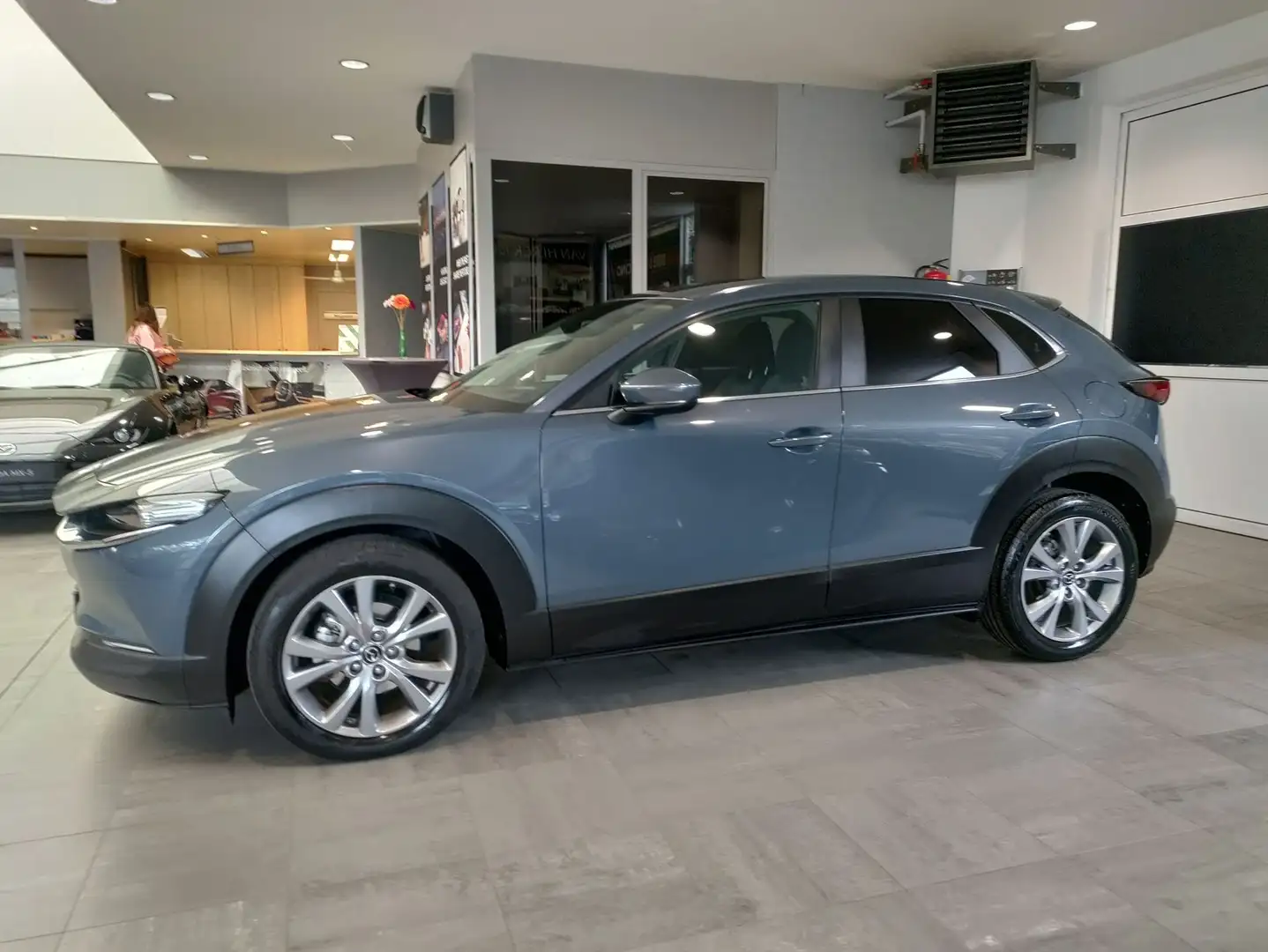 Mazda CX-30 2.0 e-SKYACTIV X Skydrive automaat Grau - 2