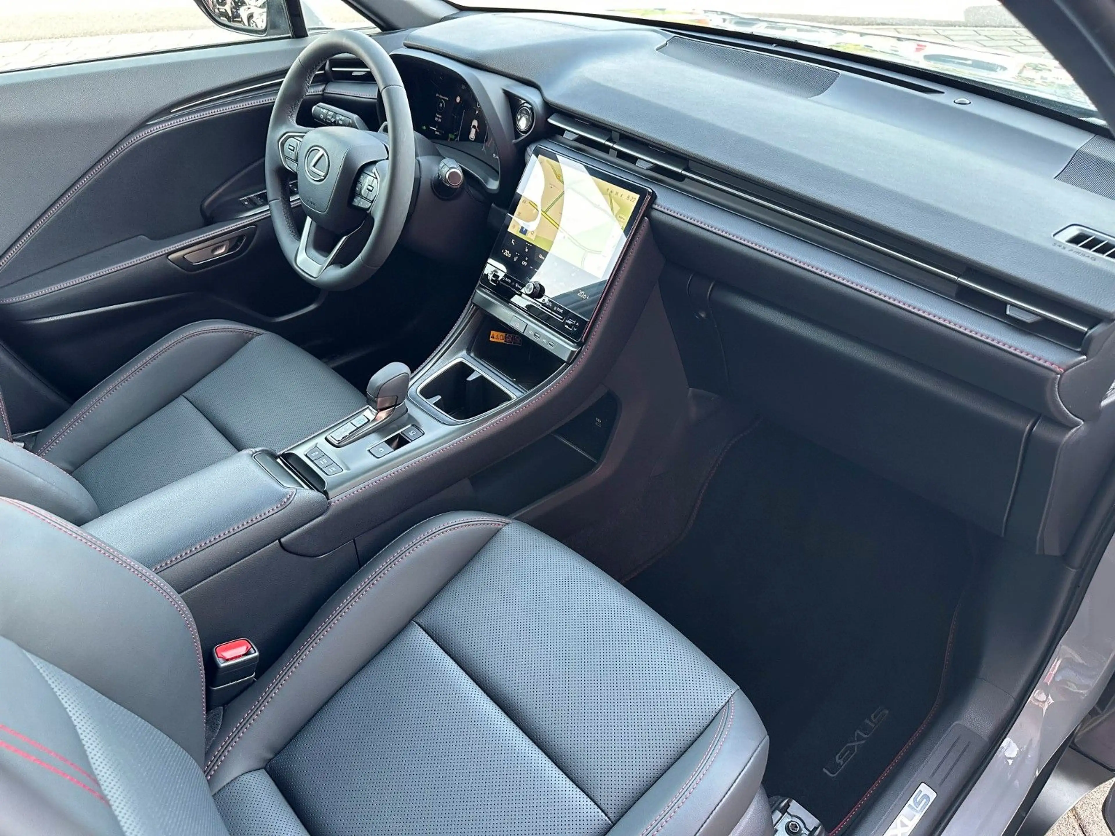 Lexus LBX FWD Emotion, NAVI,LEDER,KAMERA,TECHNOLOGIE-P — photo 12