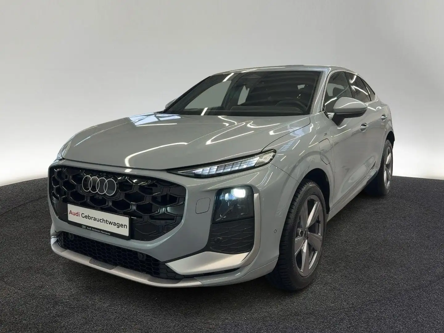 Audi Q3 e-hybrid 200 kW S tronic Gris - 2