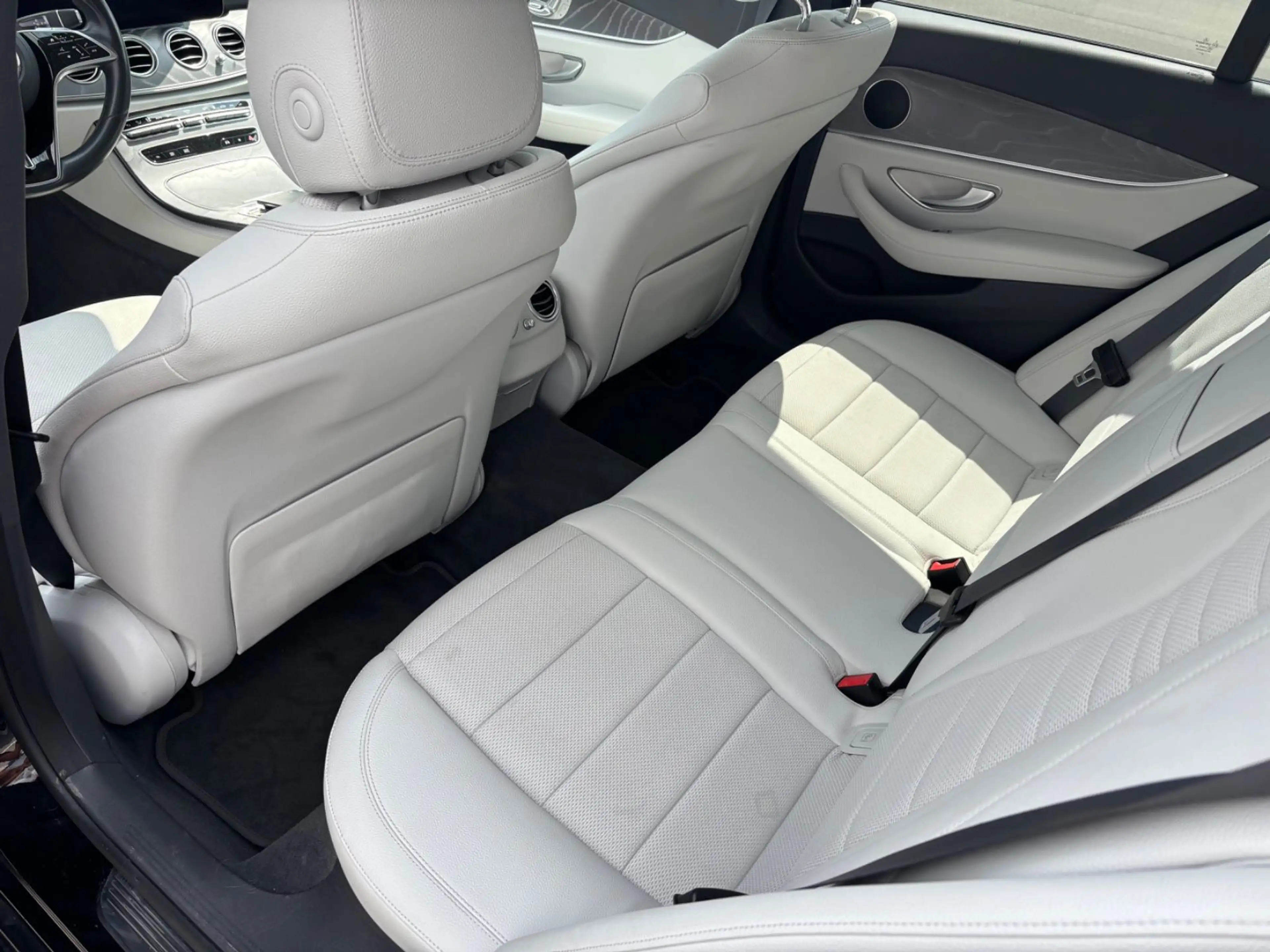 Mercedes-Benz E 300 de T-Modell 4Matic ALU 360 Grad Kamera — photo 10
