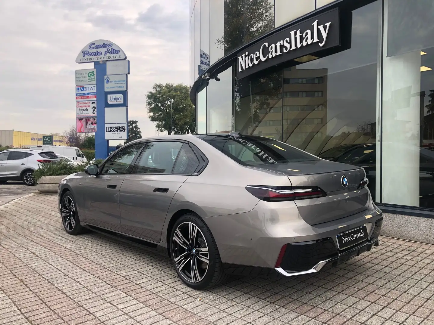 BMW 740 D xDrive 1500€ canone leasing Silber - 2