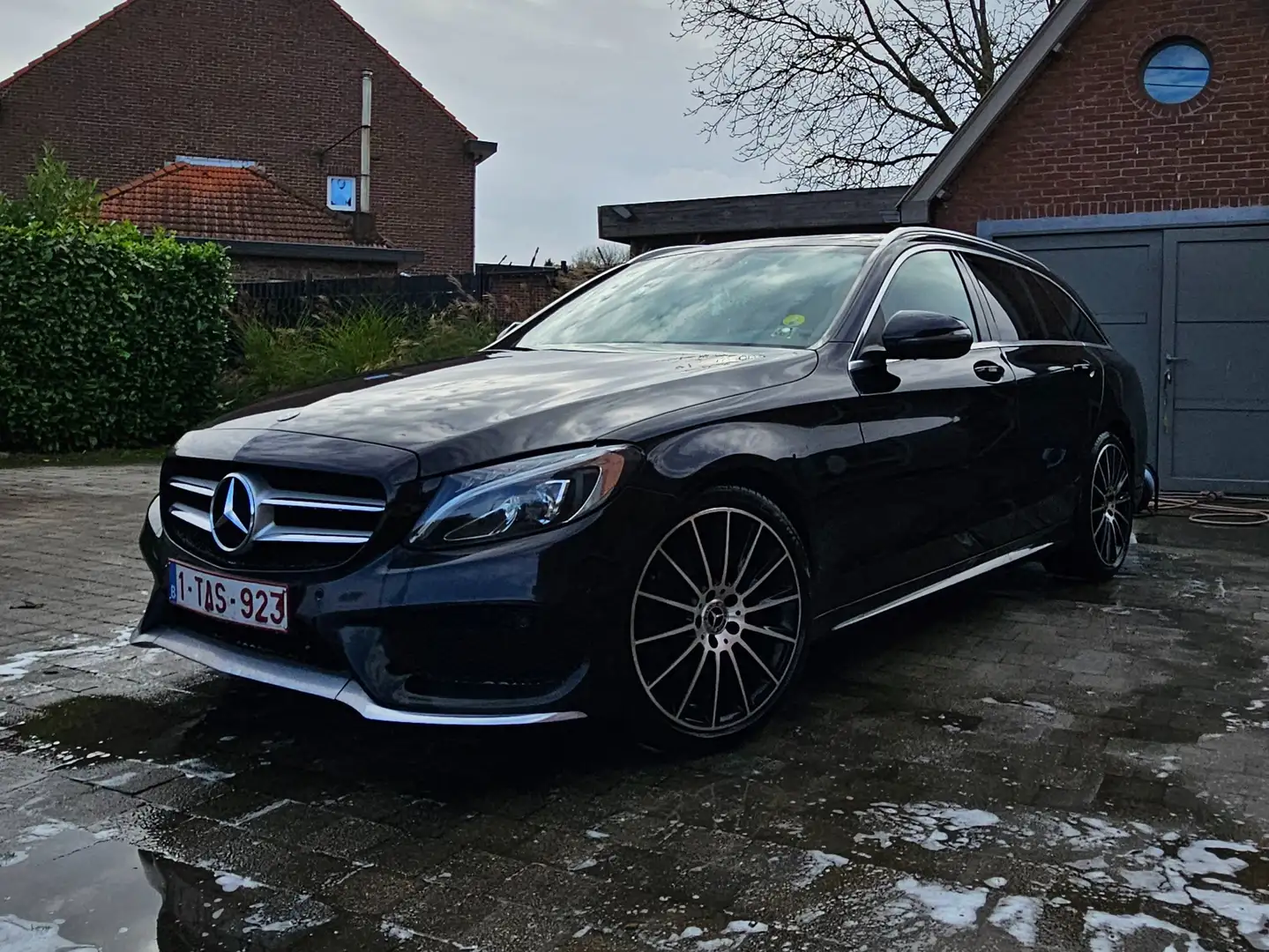 Mercedes-Benz C 200 C 200 d T 9G-TRONIC AMG Line Zwart - 1