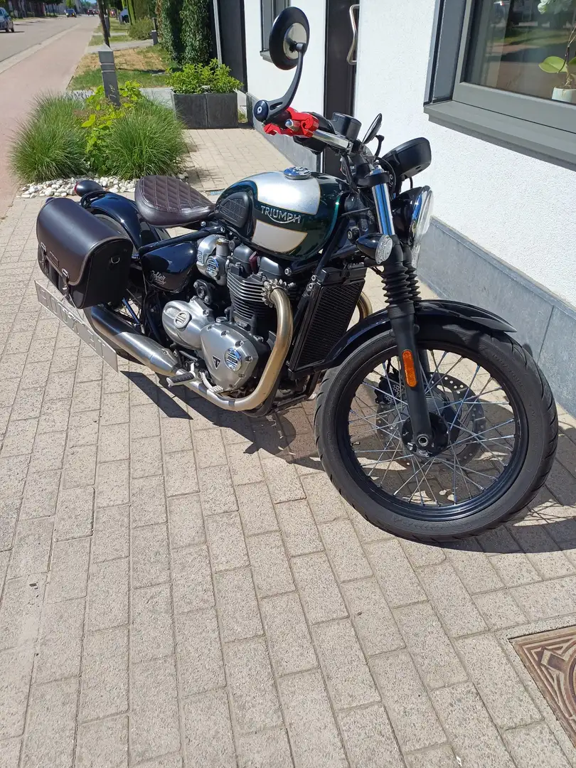 Triumph Bonneville Bobber zilver- groen Green - 1