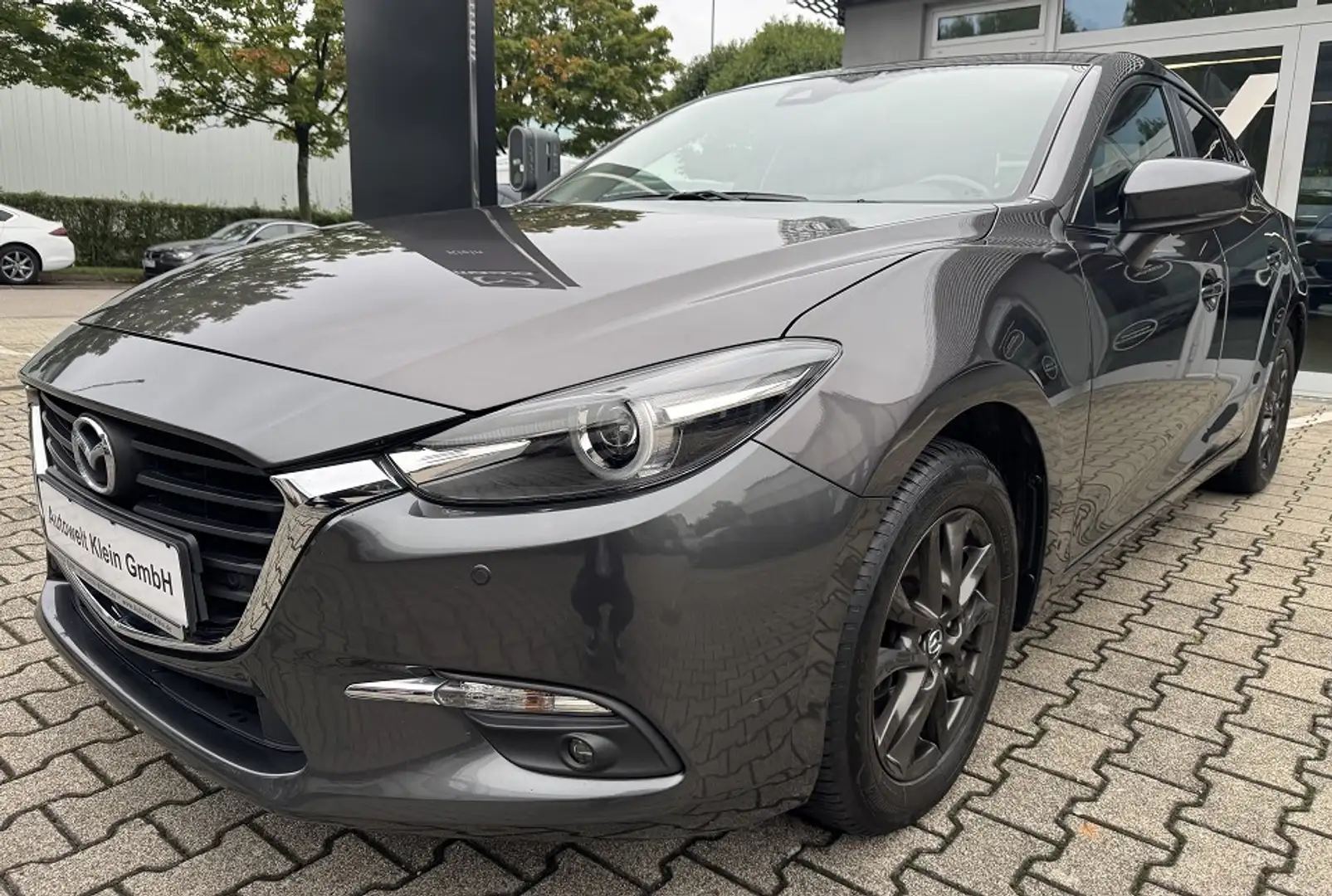 Mazda 3 SKYACTIV-G 120 6GS AL-EXCLUSIVE AHK Grau - 1