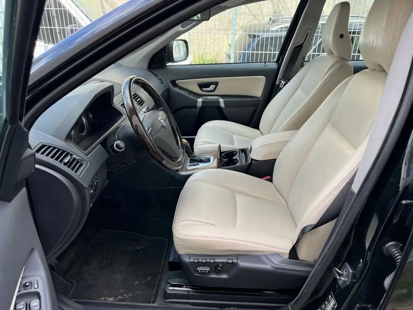 Volvo XC90 D3 Geartronic Momentum Černá - 2