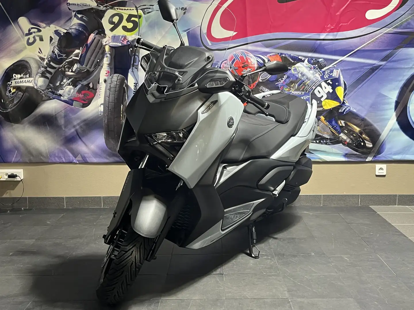 Yamaha X-Max 300 Gris - 1