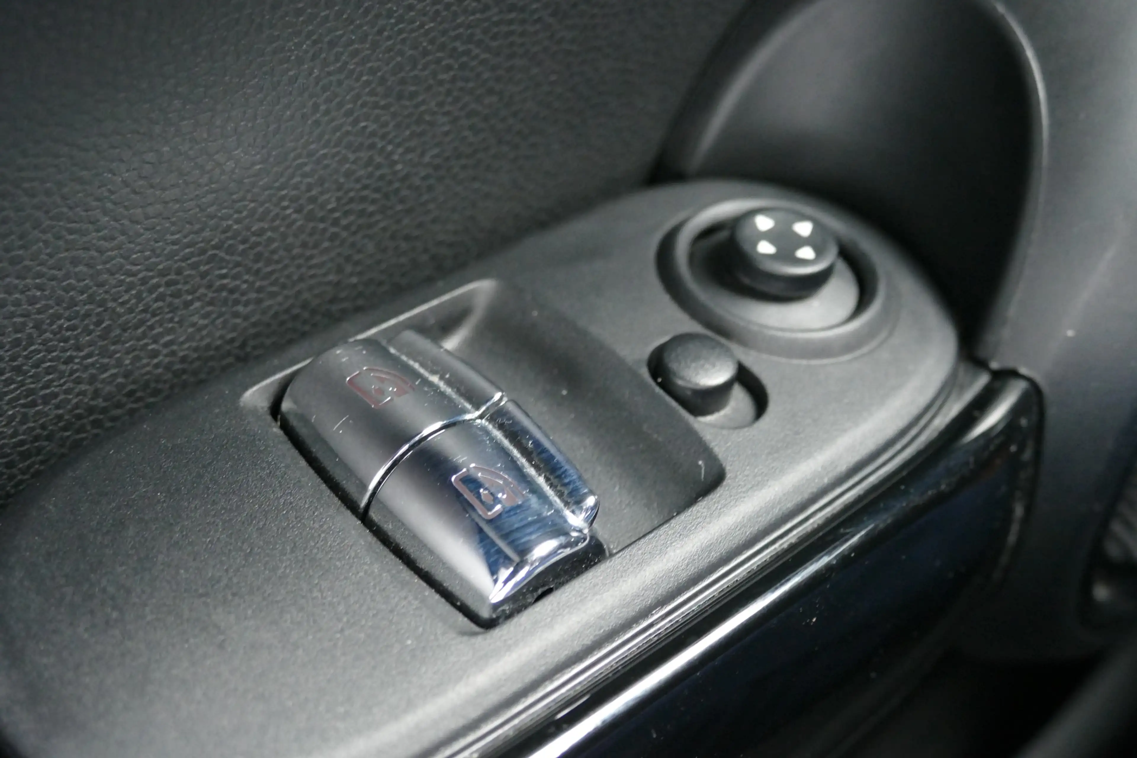 MINI One Mini 1.2 One Blackyard Keyless-Go Sitzheizung — photo 15