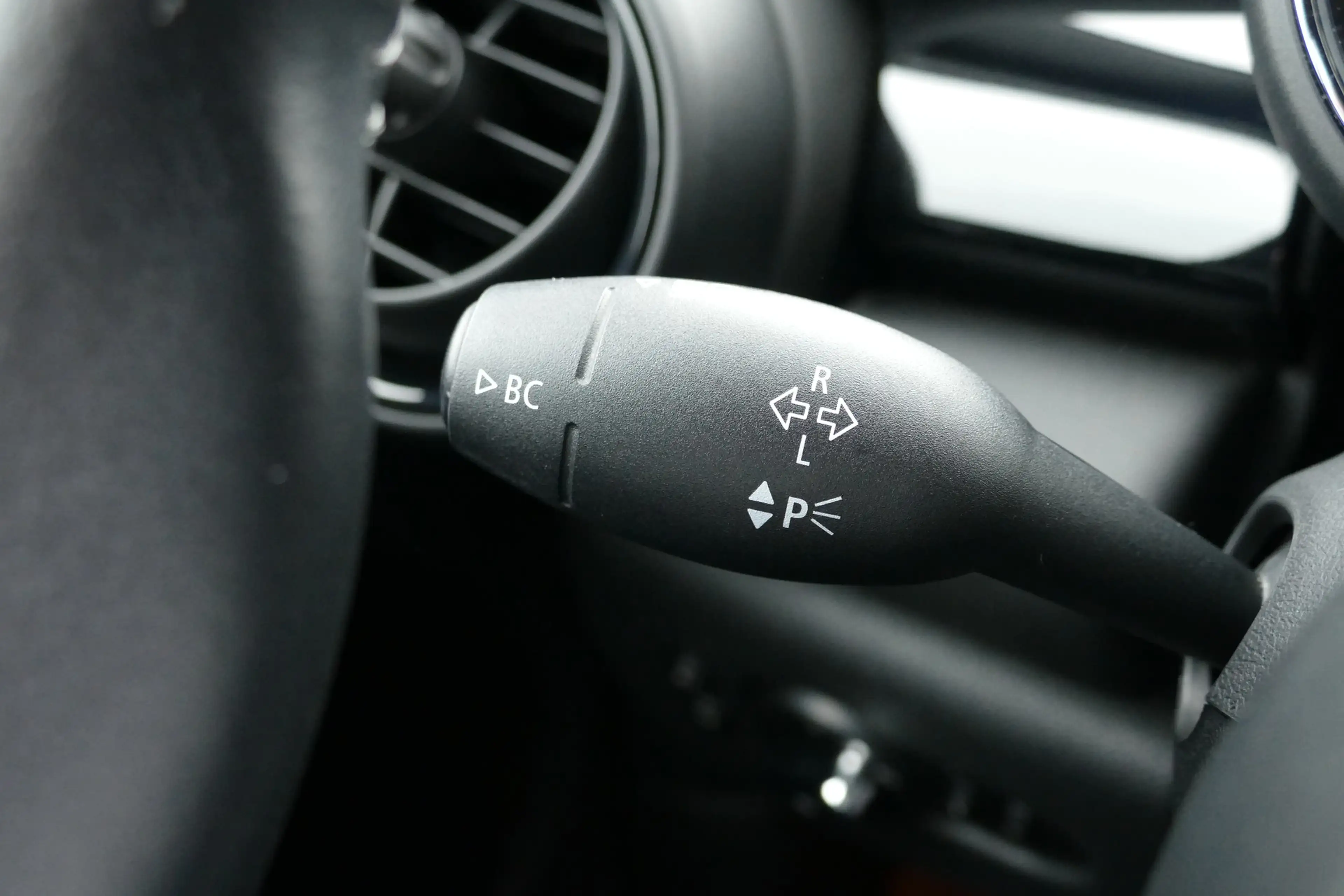 MINI One Mini 1.2 One Blackyard Keyless-Go Sitzheizung — photo 11