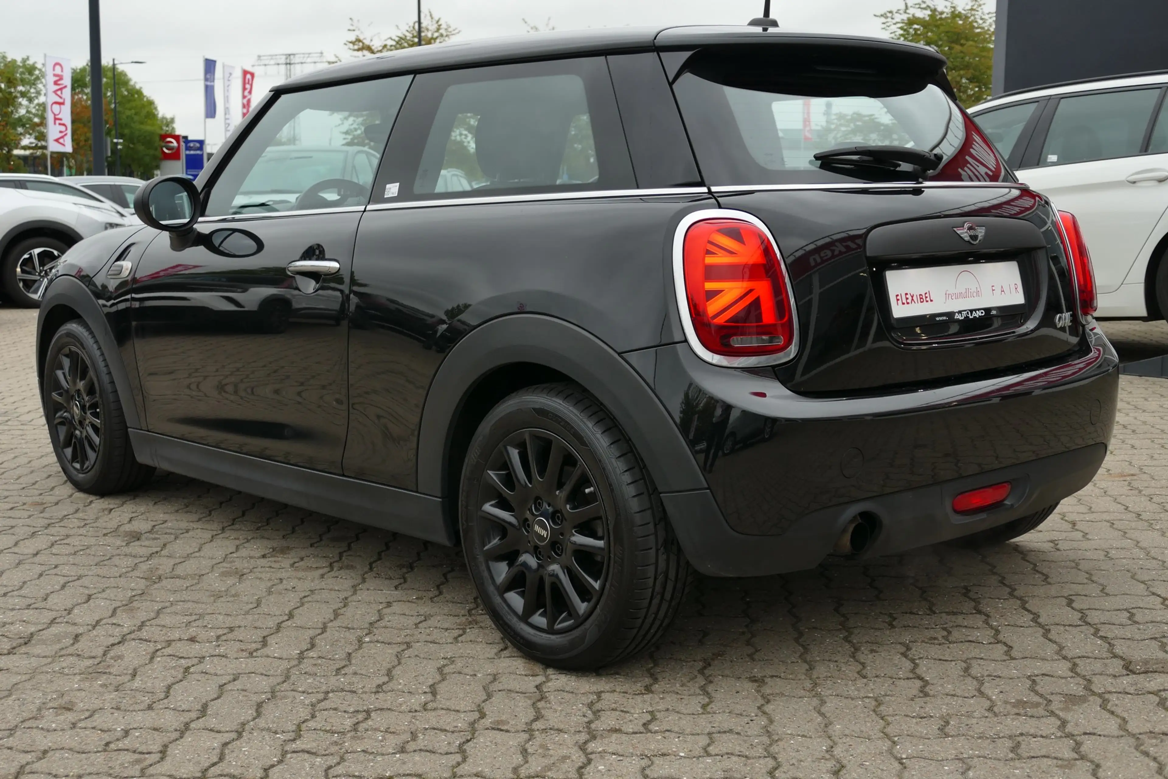 MINI One Mini 1.2 One Blackyard Keyless-Go Sitzheizung — photo 3