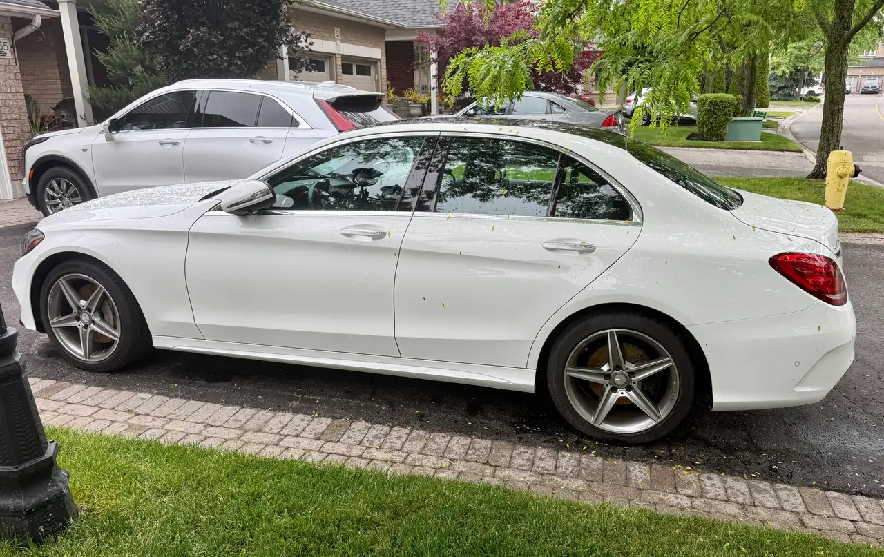 Mercedes-Benz C-Class снимка Mercedes-Benz C-Class