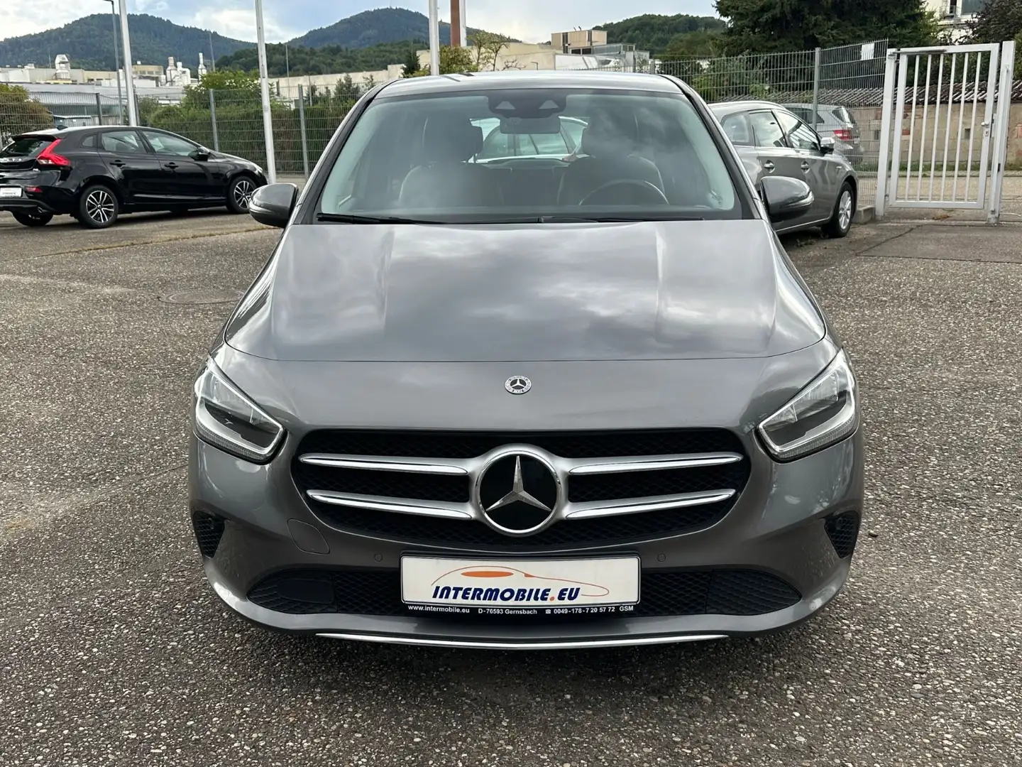 Mercedes-Benz B 180 d Style DCT Navi Leder AC MBUX Kamera Euro6 Grau - 2