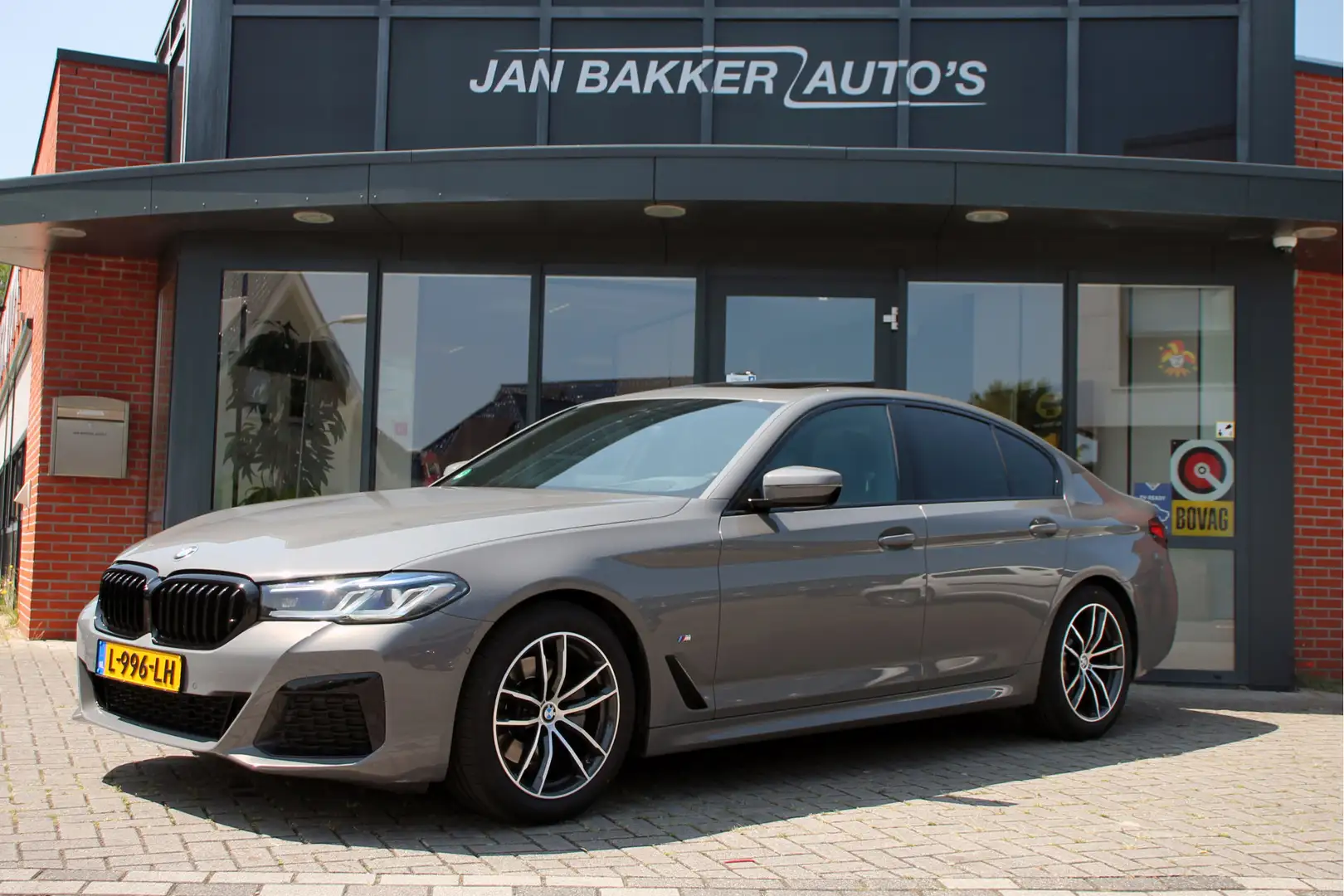 BMW 520 5-serie 520i M-Pakket ✅ Head-up ✅ Trekhaak ✅ Carpl Gris - 1