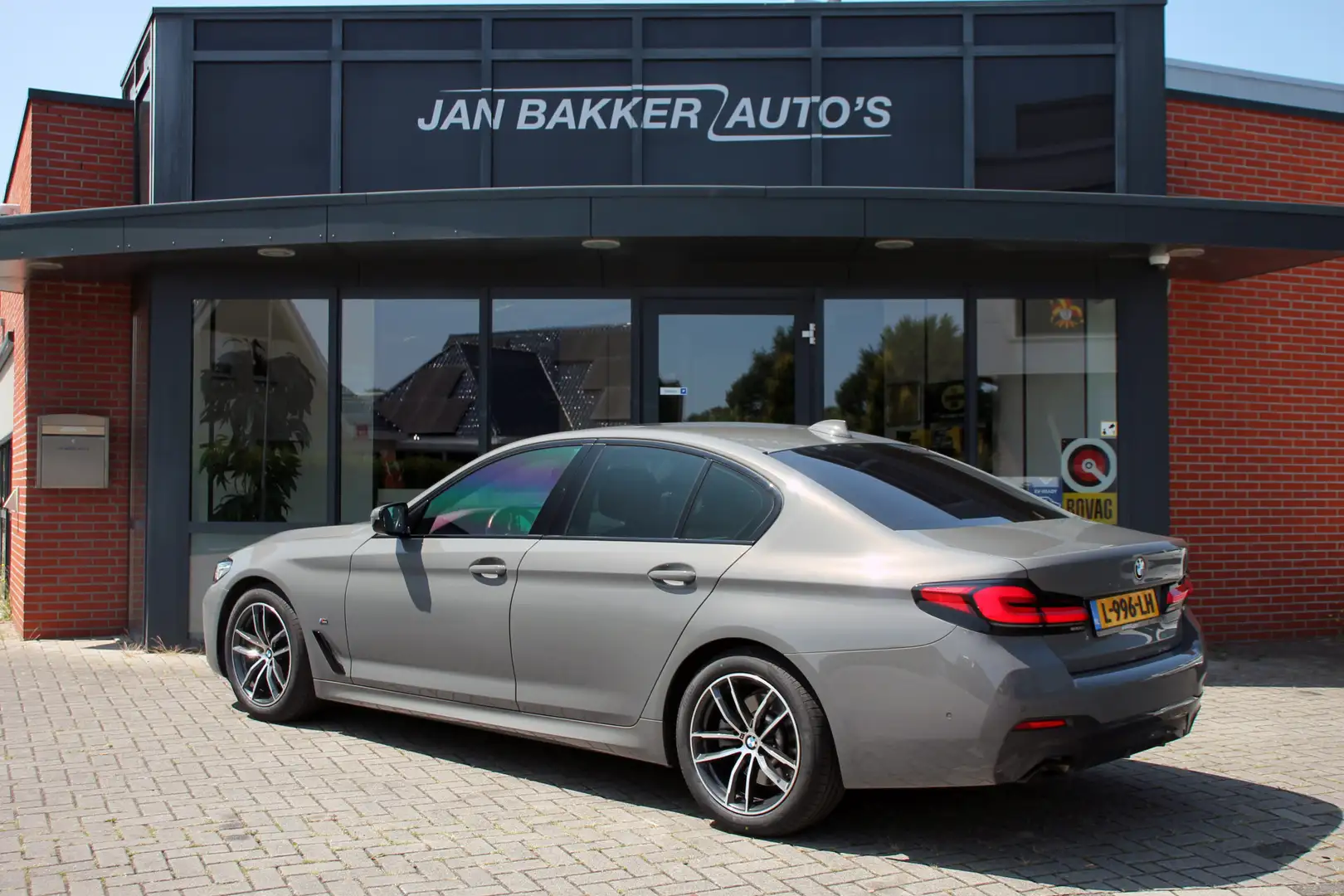 BMW 520 5-serie 520i M-Pakket ✅ Head-up ✅ Trekhaak ✅ Carpl Gris - 2