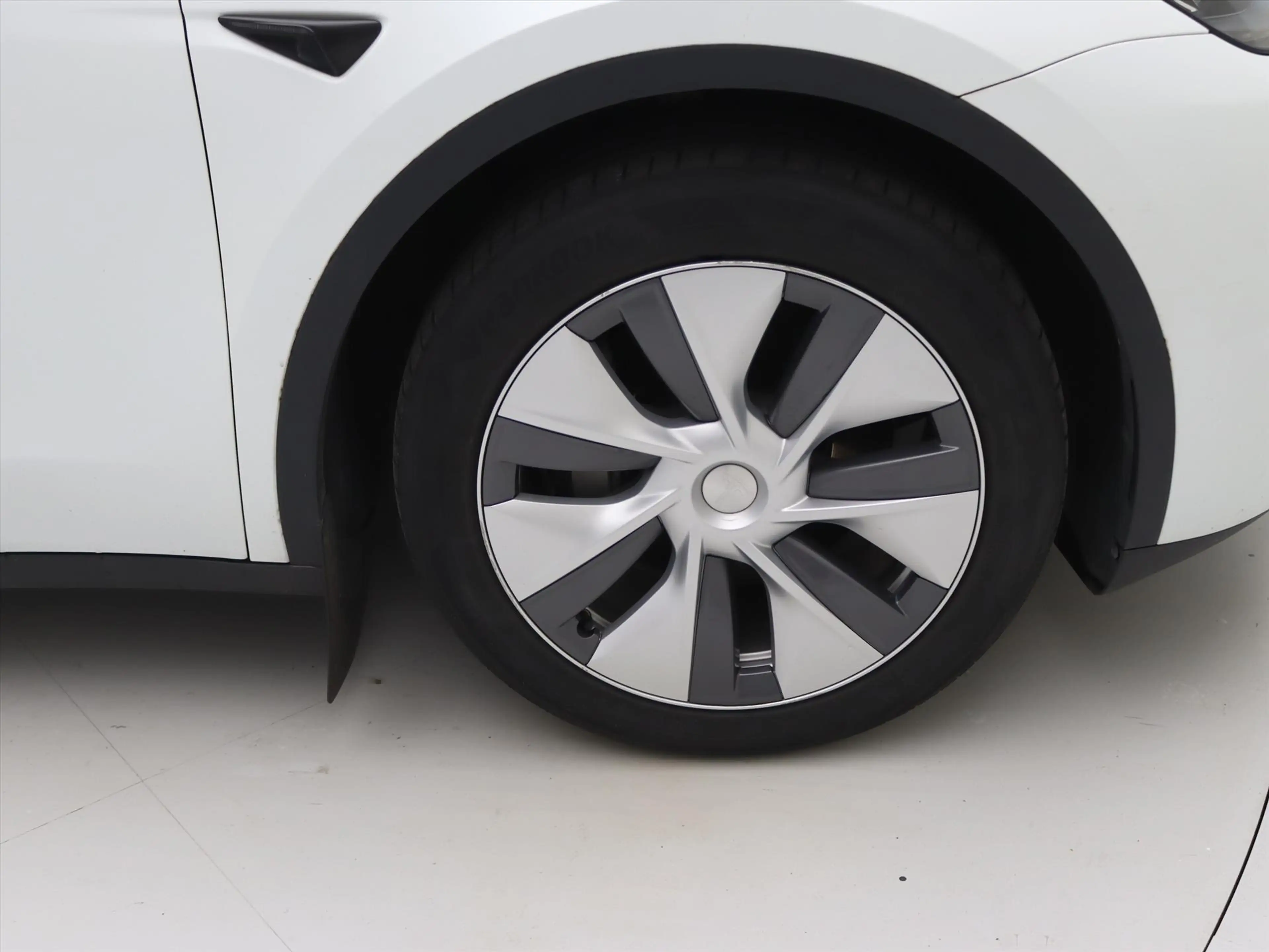 Tesla Model Y Standard RWD Plus [ AMD RYZEN+AUTOPILOT+19 INCH+PR — photo 10
