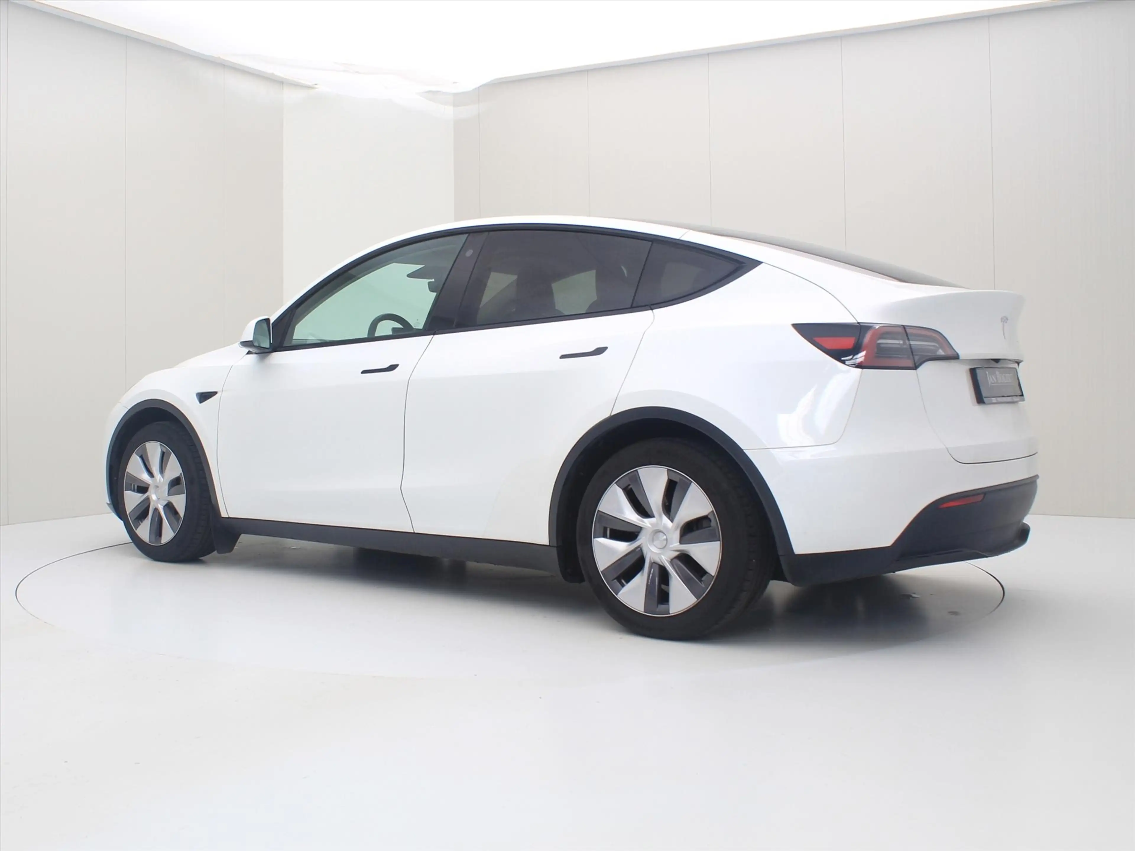 Tesla Model Y Standard RWD Plus [ AMD RYZEN+AUTOPILOT+19 INCH+PR — photo 3