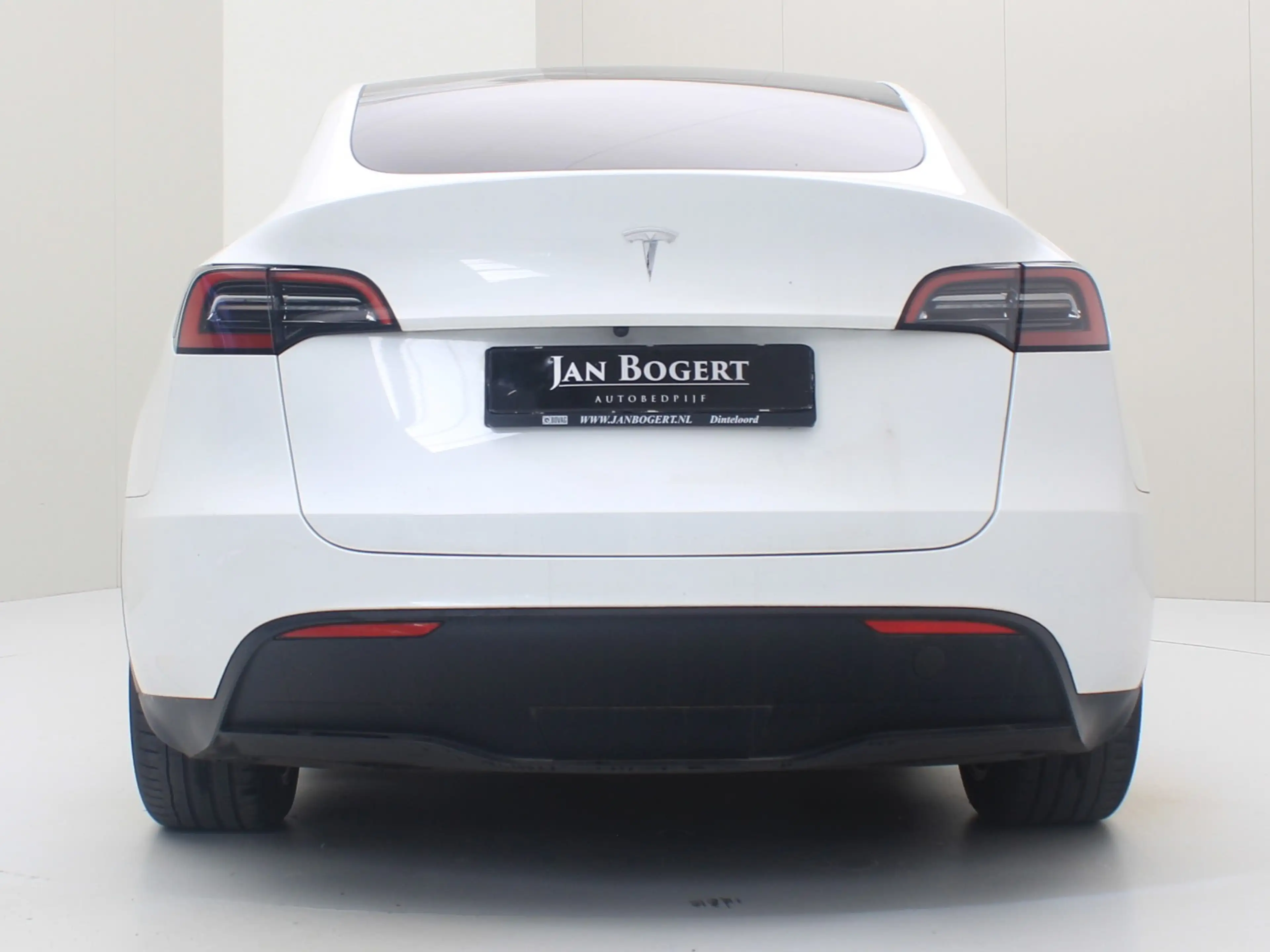 Tesla Model Y Standard RWD Plus [ AMD RYZEN+AUTOPILOT+19 INCH+PR — photo 6