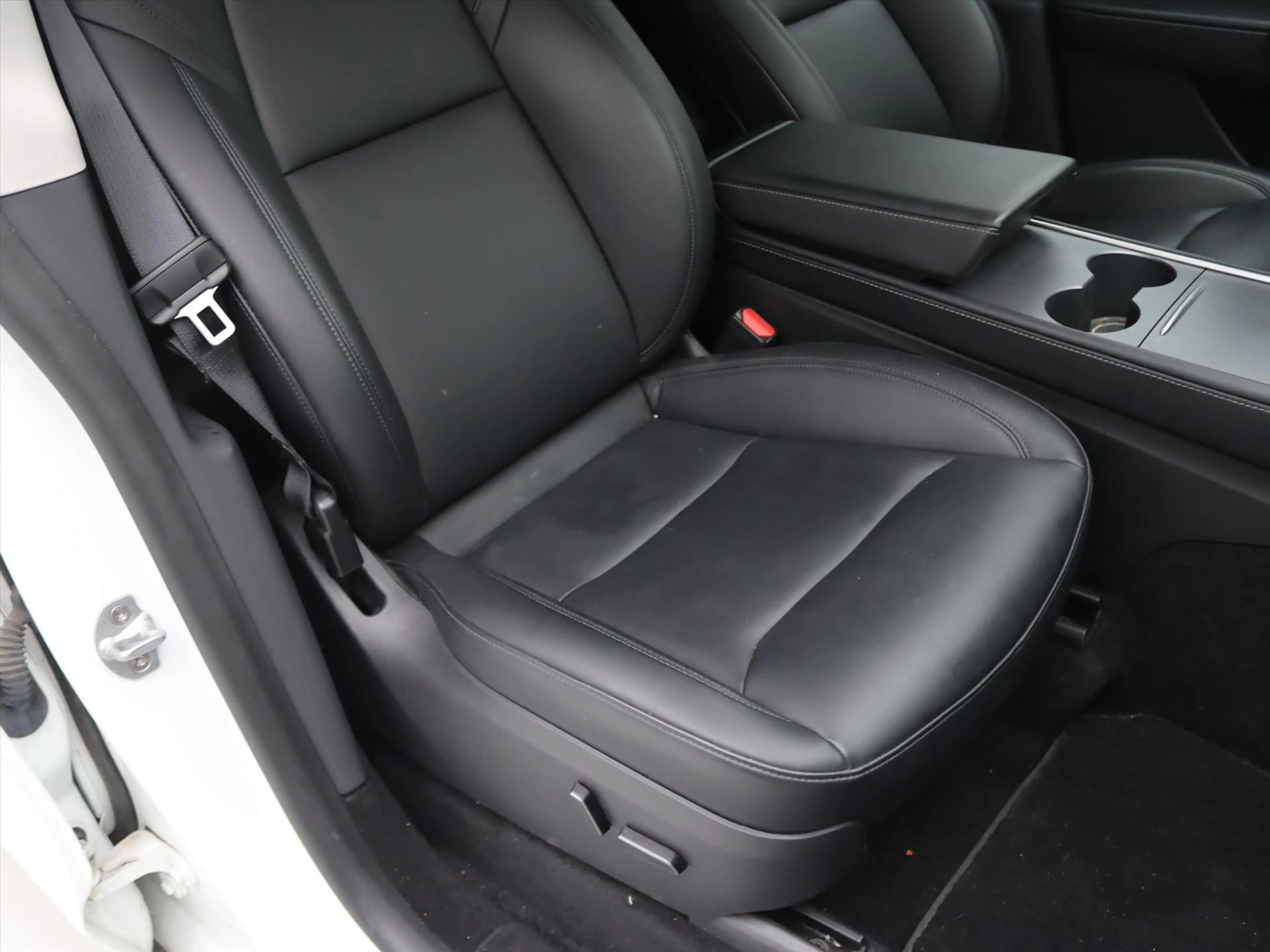 Tesla Model Y Standard RWD Plus [ AMD RYZEN+AUTOPILOT+19 INCH+PR — photo 15