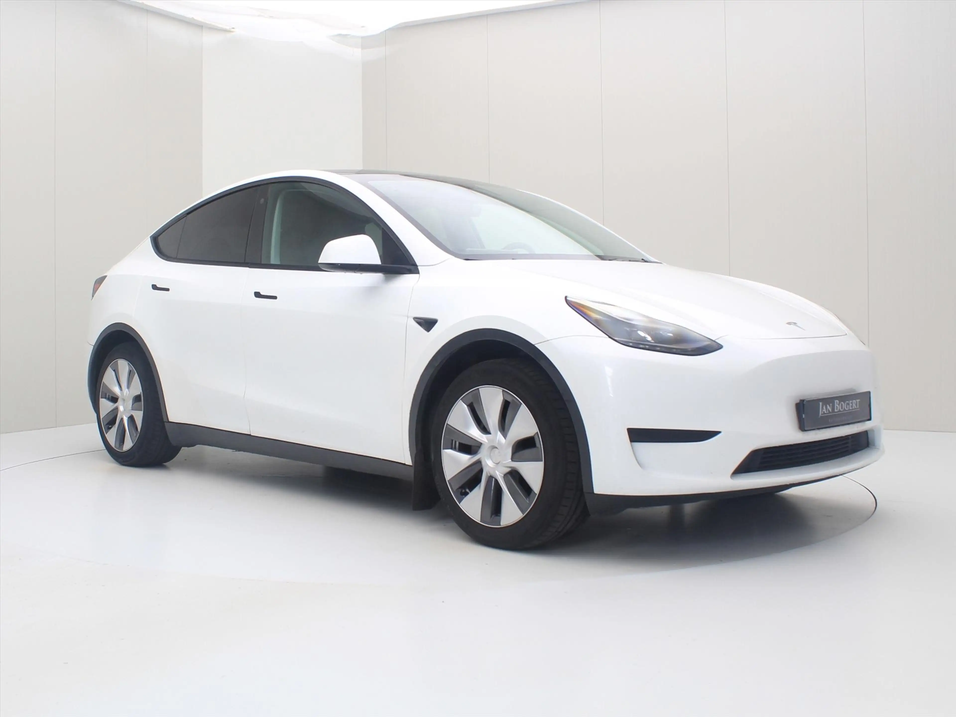 Tesla Model Y Standard RWD Plus [ AMD RYZEN+AUTOPILOT+19 INCH+PR — photo 4