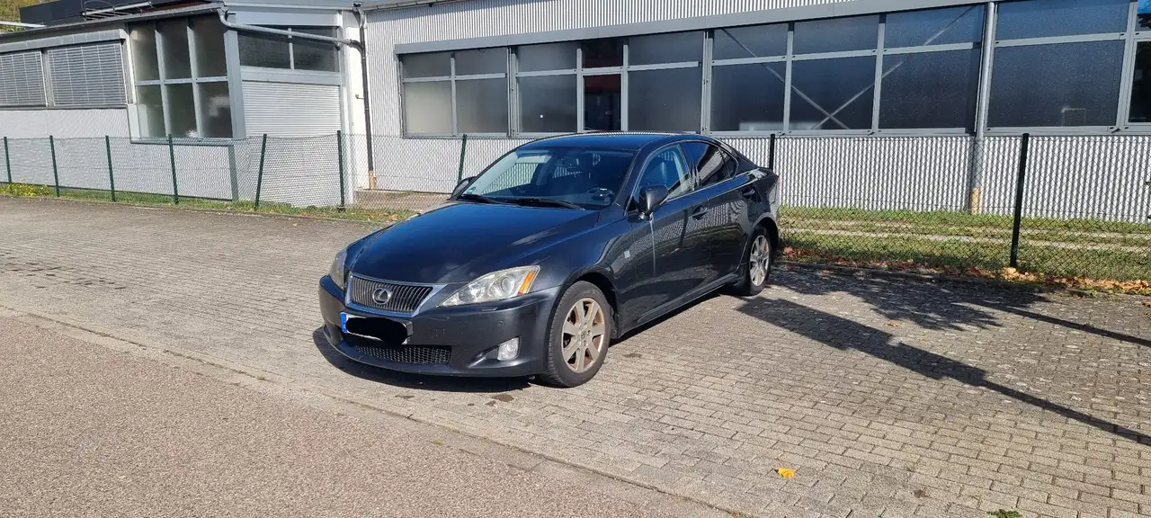 Lexus IS 220d