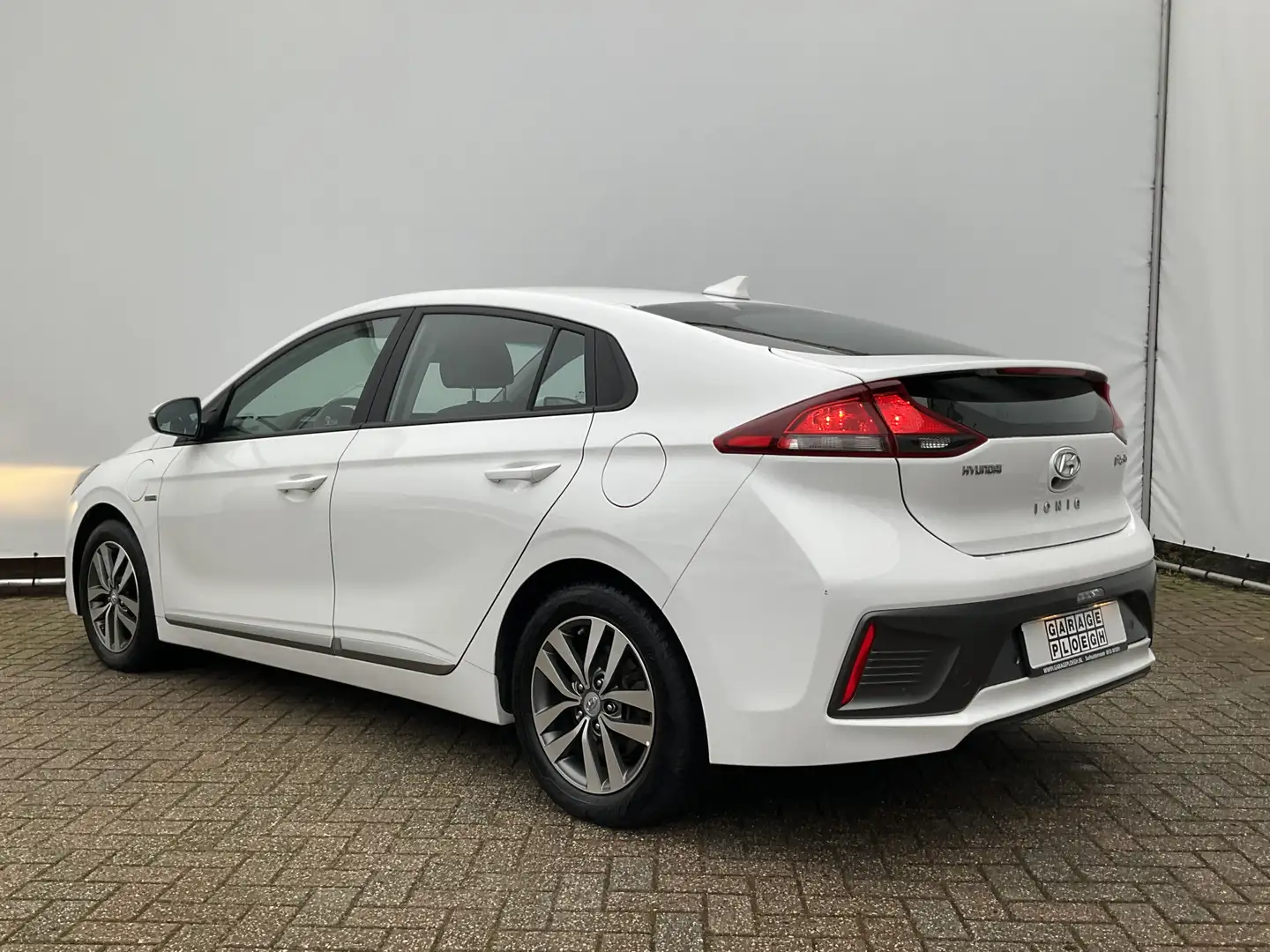 Hyundai IONIQ 1.6 GDi Plug-in Hybrid i-Motion Apple carplay Came Wit - 2