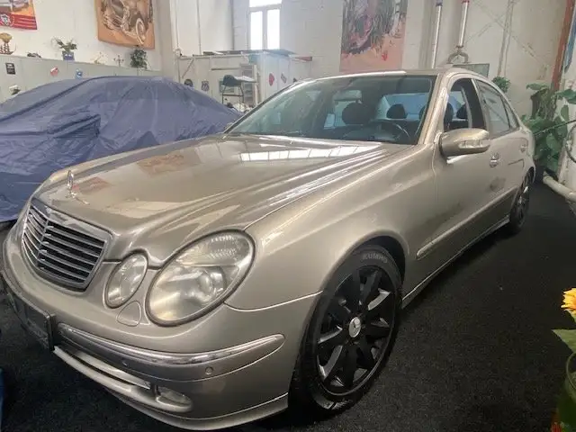 Mercedes-Benz E 500 E 500 (211.070)