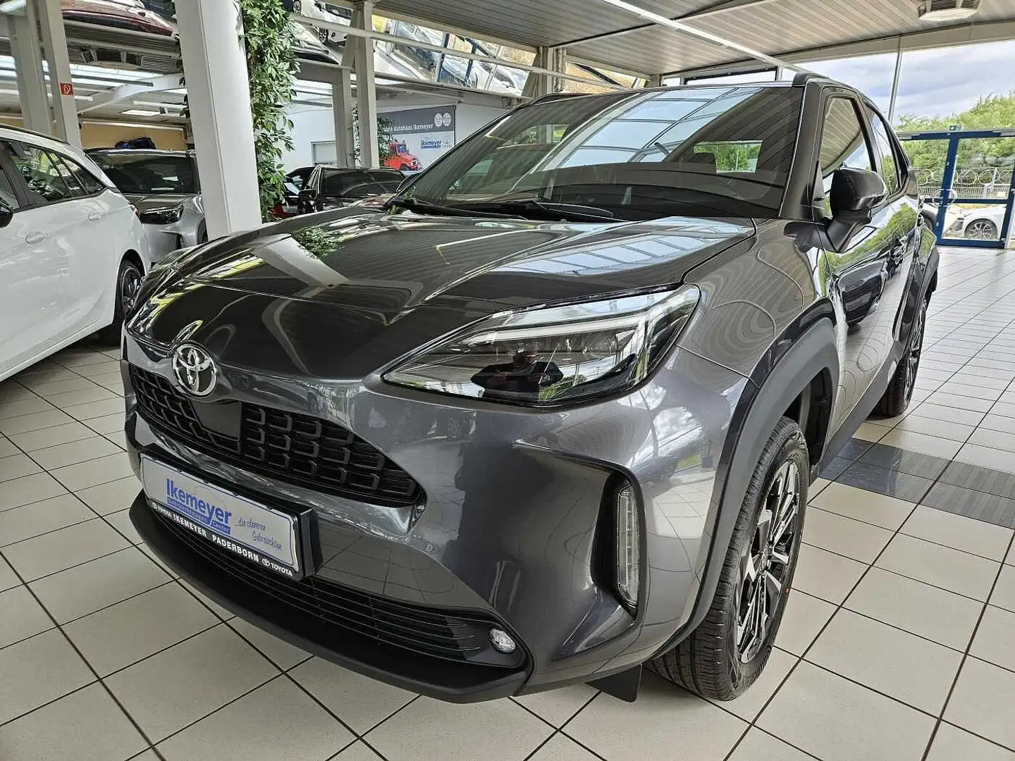 Toyota Yaris Cross Hybrid Teamplayer Winter-Paket Sitzheizung Lenkrad Gris - 1
