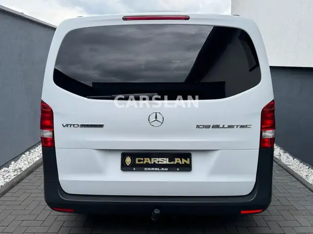 Mercedes-Benz Vito view 5