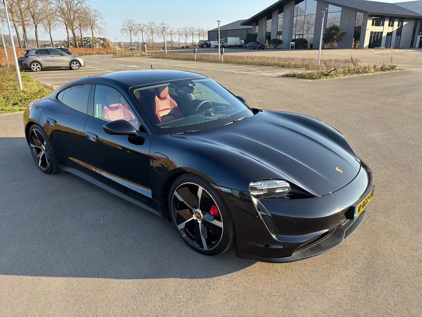 Porsche Taycan 4S Performance Baterry Plus Zwart - 2