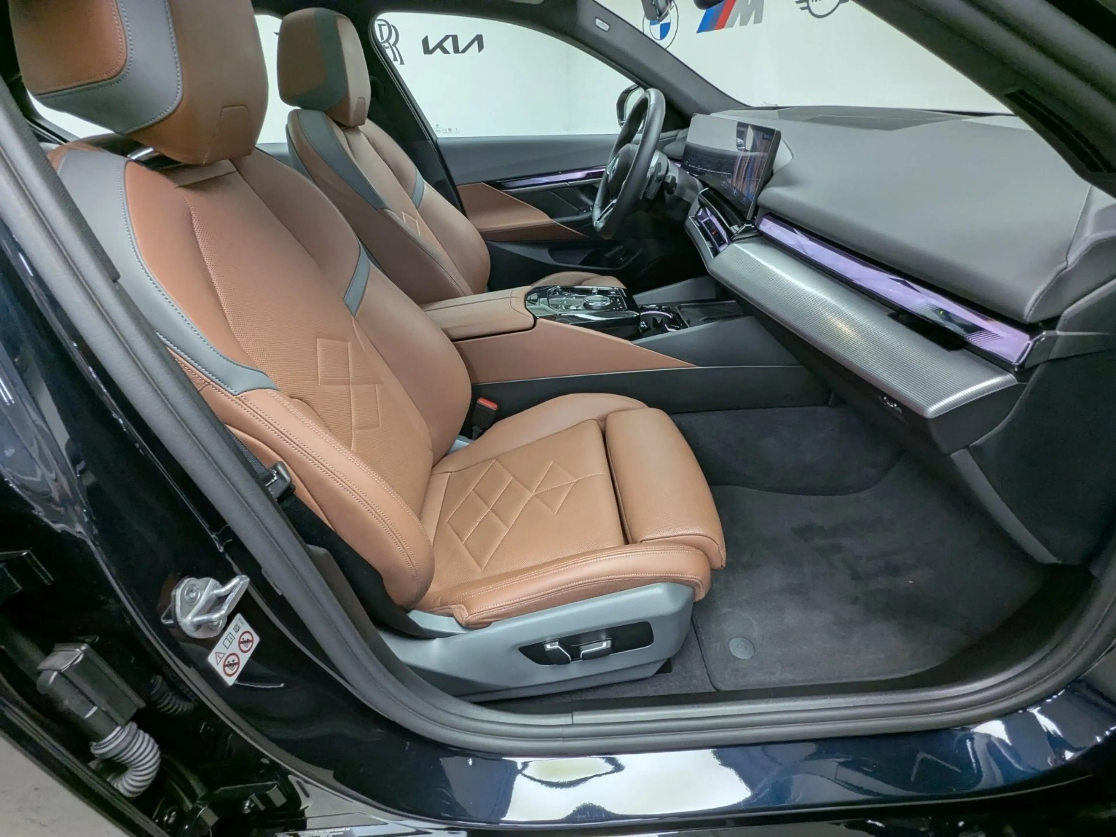 BMW 550 e xDrive M Sport ACC AHK Pano HuD SHZ v+h 360°KAM — photo 10