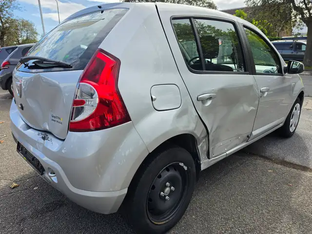 Dacia Sandero view 3