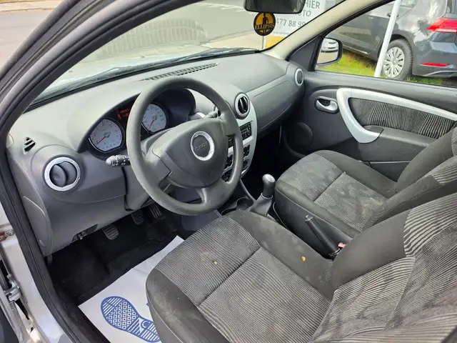 Dacia Sandero view 9