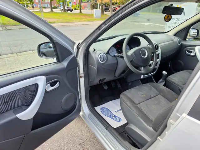 Dacia Sandero view 7