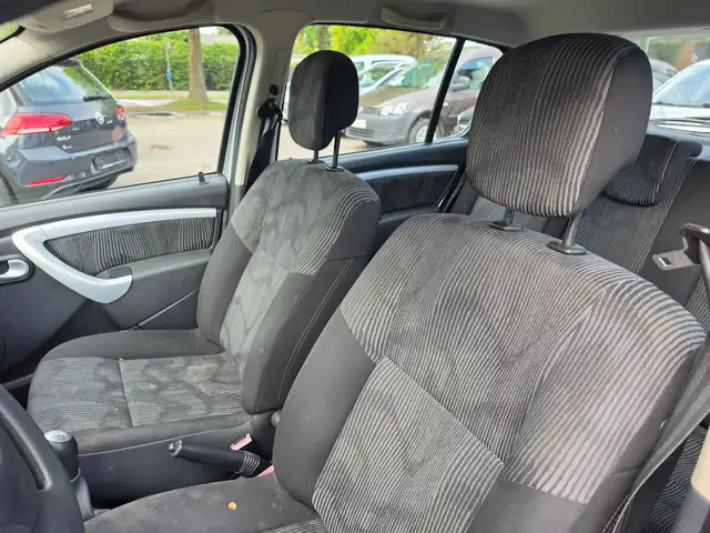 Dacia Sandero view 10