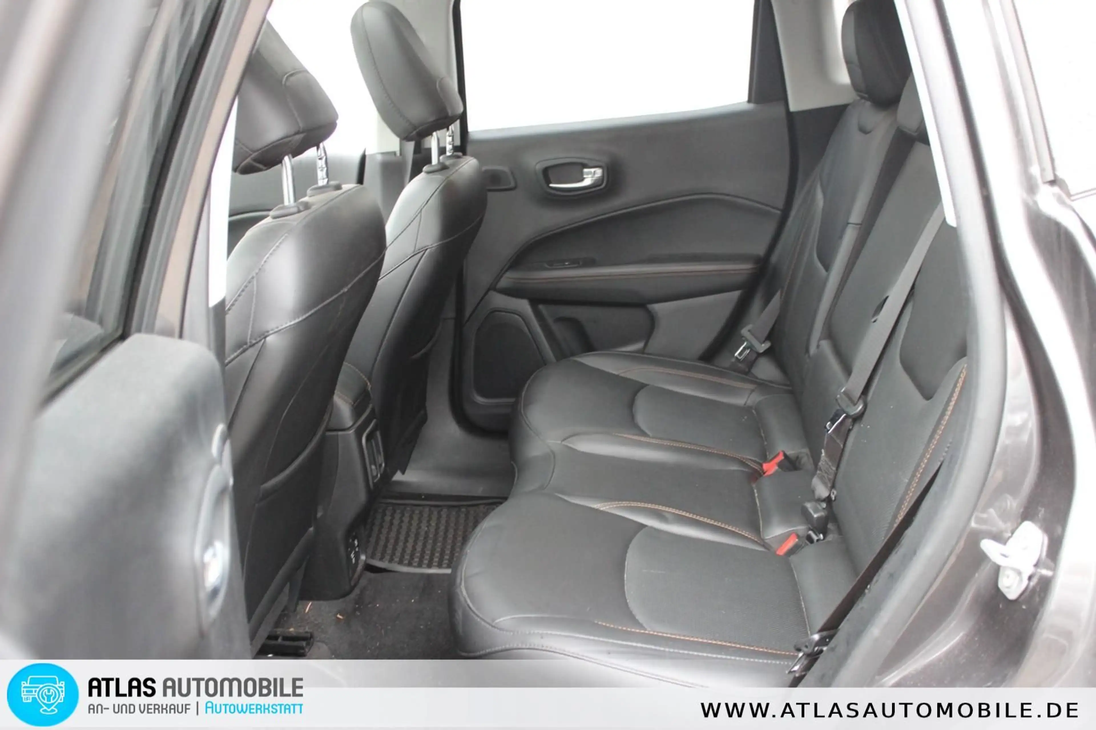 Jeep Compass Limited 4WD Aut Leder=NAVI=XENON=PANORAM — photo 11