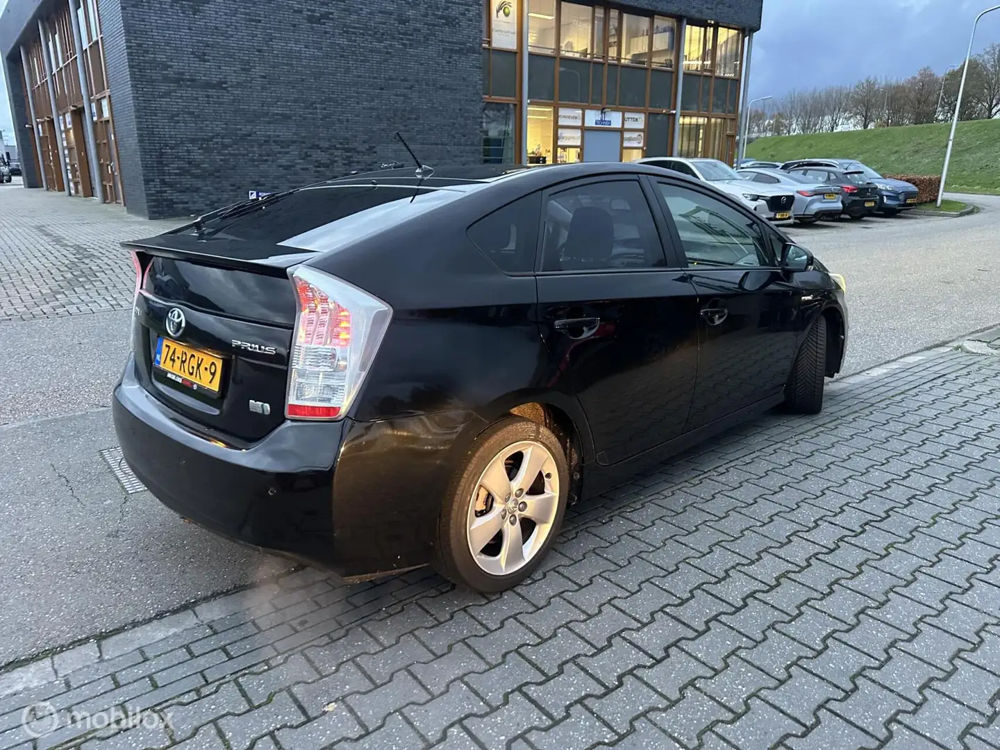 Toyota Prius 1.8 Dynamic Business Black - 2