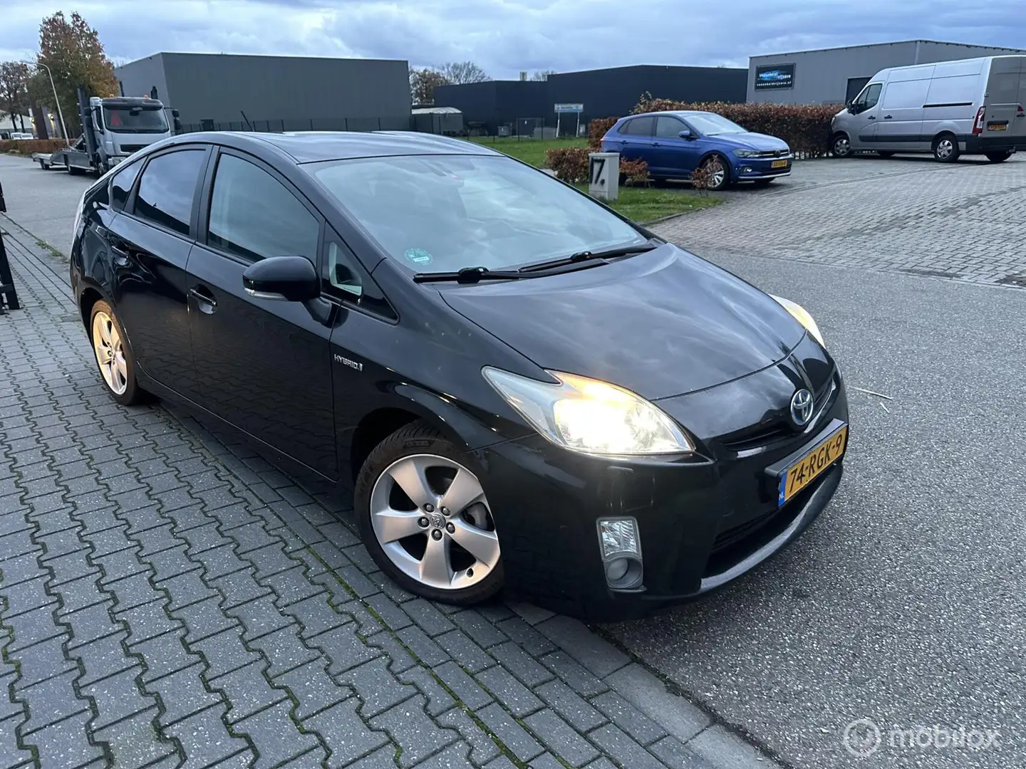 Toyota Prius 1.8 Dynamic Business Black - 1
