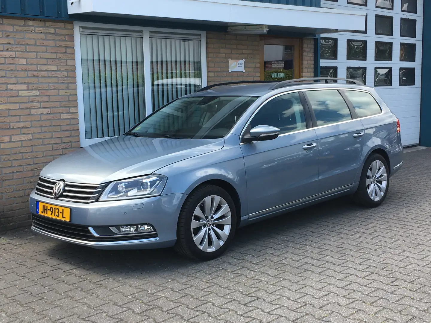 Volkswagen Passat Variant 2.0 TDI Automaat Highline Euro 6 Grijs - 1