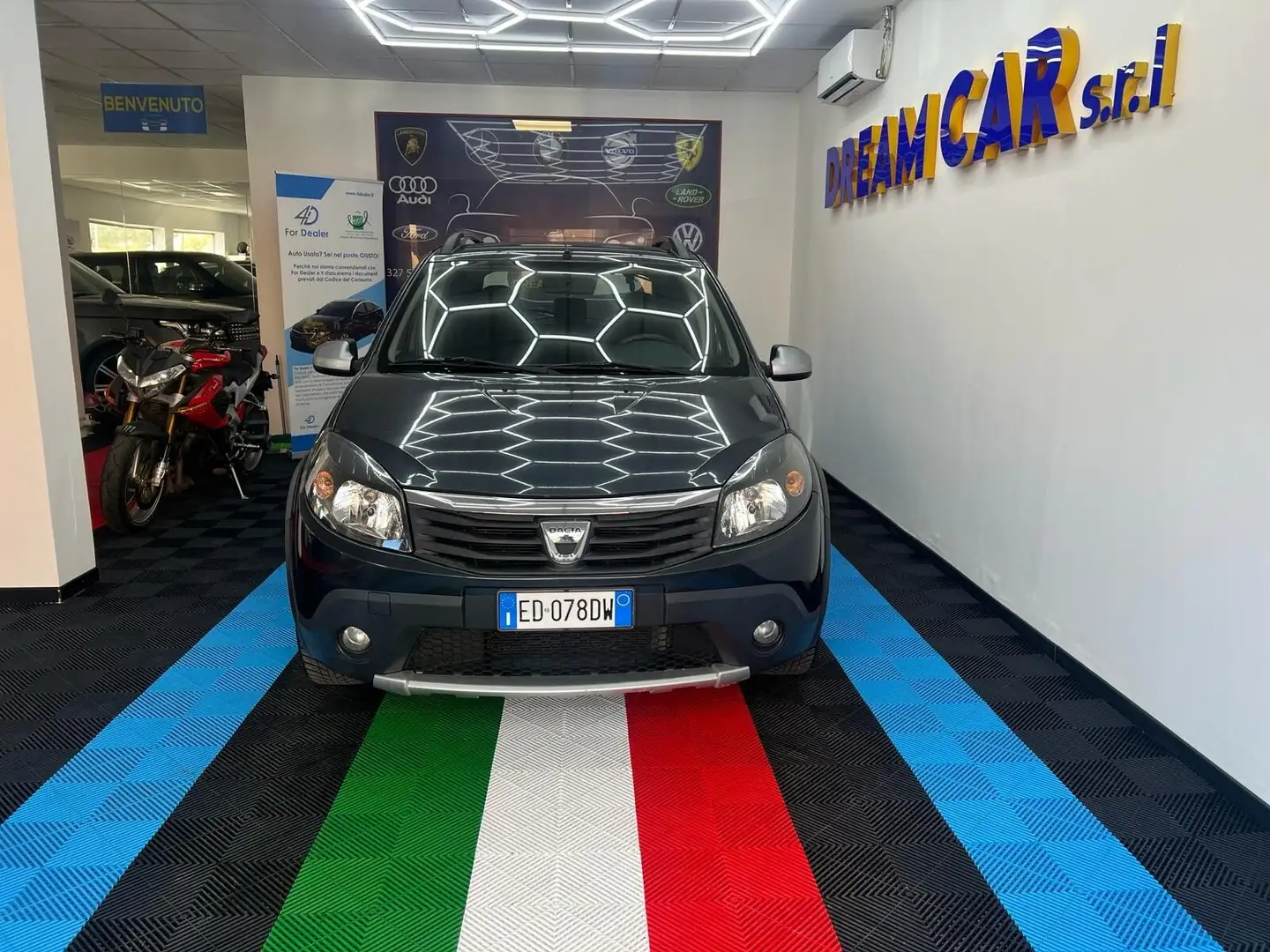 Dacia Sandero Stepway 1.6 8V 90CV Noir - 2