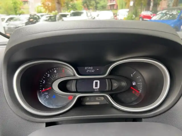 Renault Trafic view 12