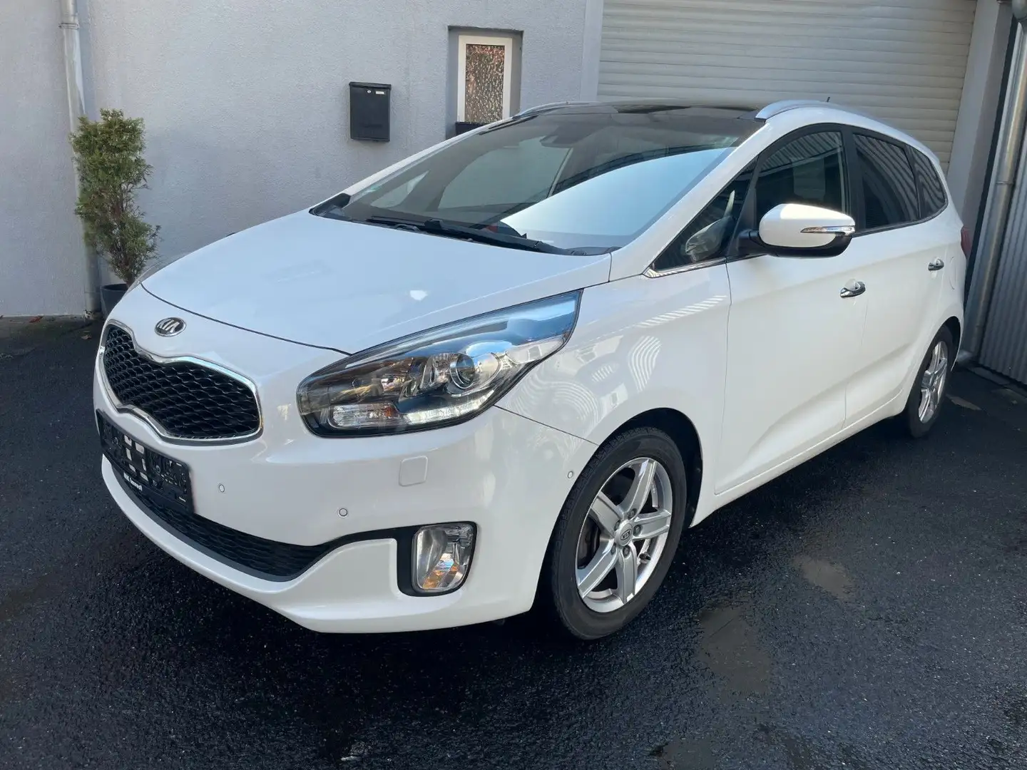 Kia Carens Spirit 7 Sitzer Panorama Leder Xenon SHZ Weiß - 2