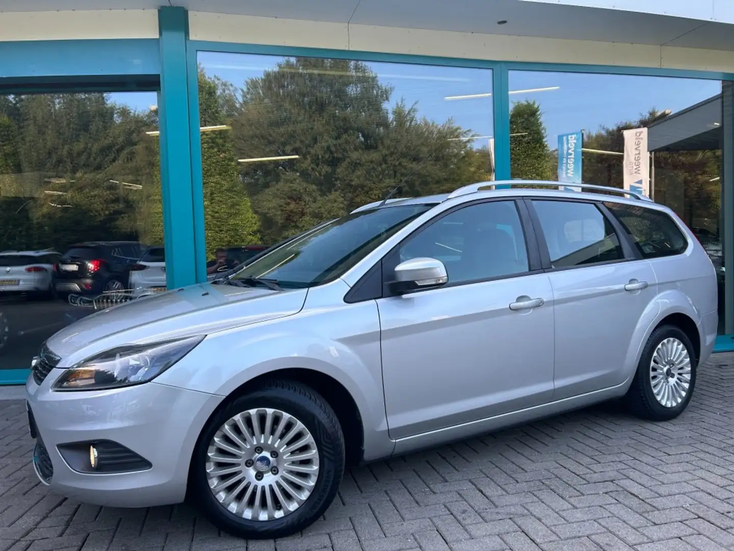 Ford Focus Wagon 1.8i 125pk, Titanium, Climate, Trekhaak, Nav Argent - 1