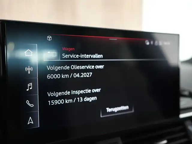 Audi RS4 Avant view 14