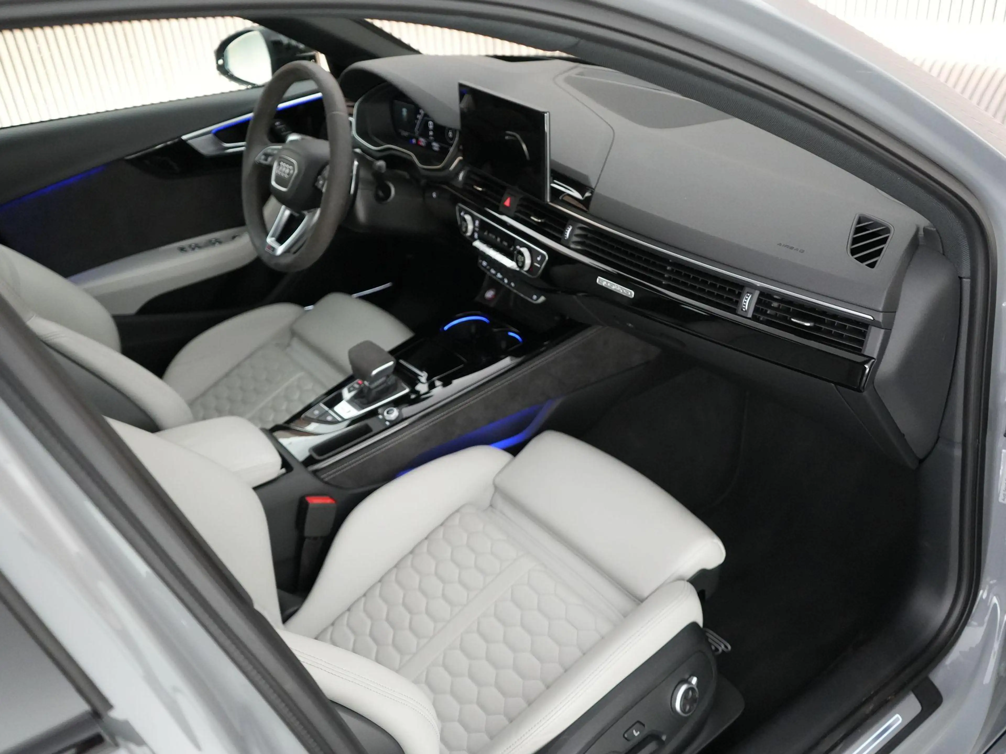 Audi RS4 Avant 2.9 450pk TFSI quattro competition plus |ker — photo 3