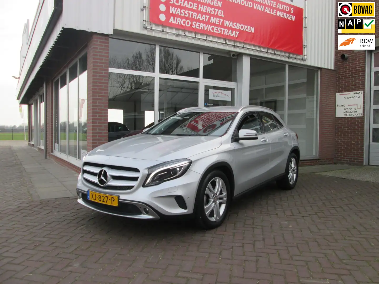 Mercedes-Benz GLA 200 Edition 1/automaat/ navigatie Grijs - 1