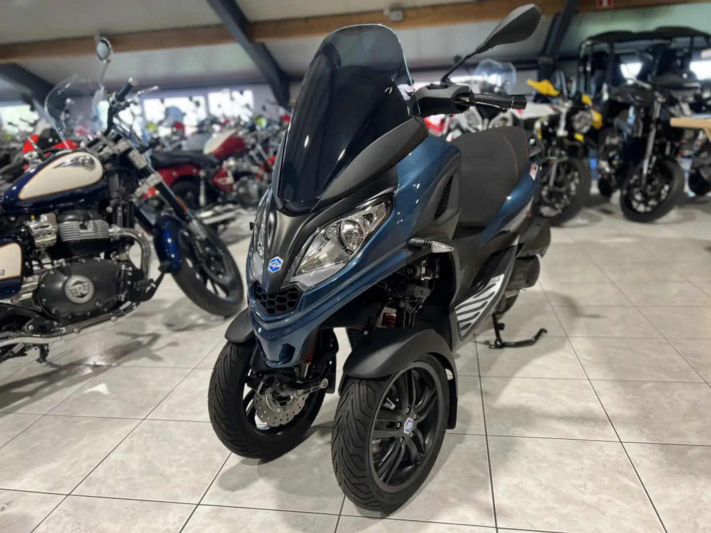 Piaggio MP3 300 SPORT HPE Bleu - 2