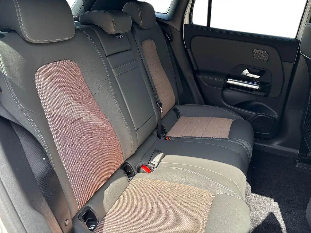 Mercedes-Benz EQA 250 EQA 250 Sport 16