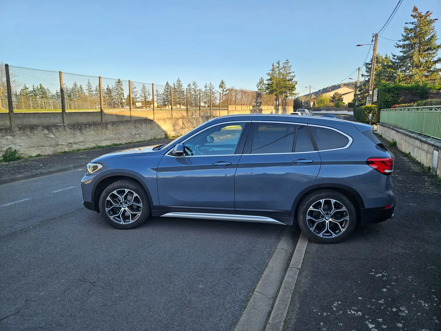 BMW X1 X1 xDrive 18d 150 ch BVA8 xLine Gris - 1